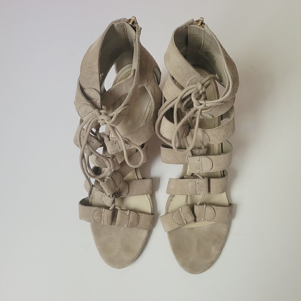 Marc Fisher Paradox Lace Up Block Heeled Sandals in Nude Size 9 - Picture 2 of 9